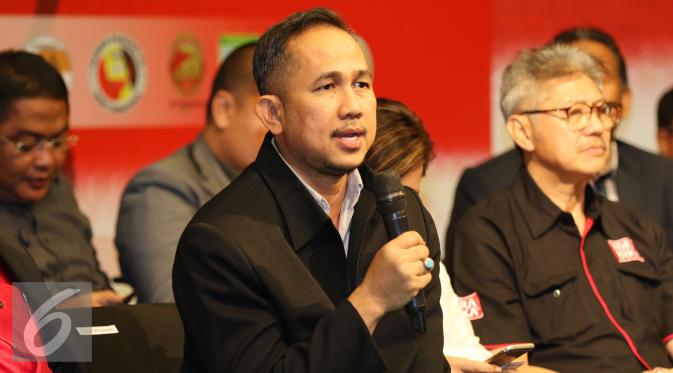 Erlangga Arya, Event Director PSSI, dalam acara konferensi pers dan undian fase grup Piala Presiden 2017 di SCTV Tower, Jakarta, Selasa (24/1/2017). (Liputan6.com/Fatkhur Rozaq)