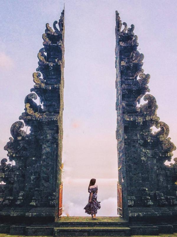 Pura Luhur Lempuyang, Karangasem, Bali. (fameisficklefood/Instagram)