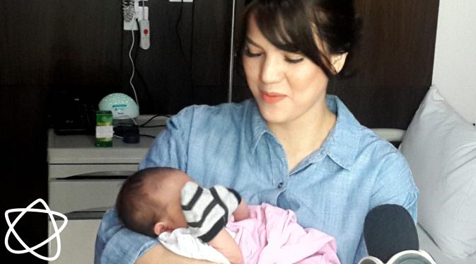 Alice Norin melahirkan bayi perempuan melalui operasi caesar (Muhamad Altaf Jauhar/Bintang.com)