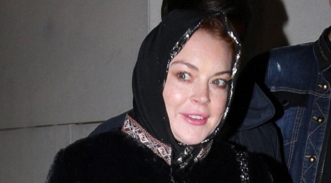 Lindsay Lohan akan meluncurkan fashion line yang diumumkan lewat media sosial. (Foto: Dailymail)