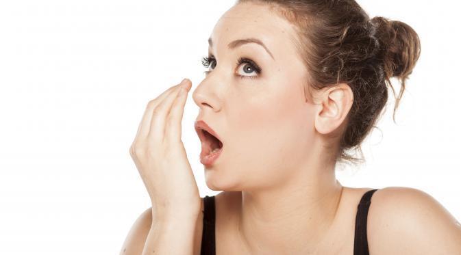 Bau mulut kerap mengganggu dan membuat Anda tak percaya diri. Jangan khawatir usir permasalahan bau mulut dengan 3 tips berikut ini.