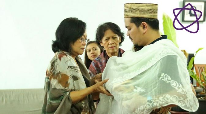 Anak ke-3 Indra Bekti meninggal dunia. (Bambang E. Ros/Bintang.com)