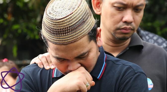 Pemakaman anak ketiga Indra Bekti. (Bambang E. Ros/Bintang.com)