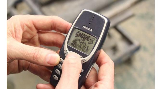 Nokia 3310 masih bisa dipakai untuk main Snake 2 (Photo: Hull Daily Mail)