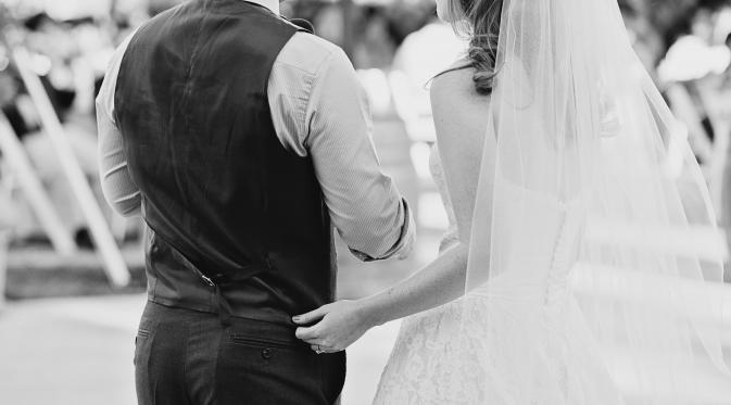 Di balik tekanan yang membuat calon pengantin stres, persiapan pernikahan juga memberikan beberapa pelajaran penting. (Foto: unsplash.com)