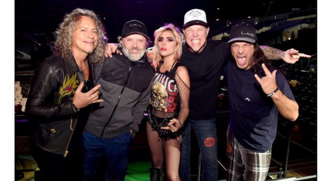 Lady Gaga bersama Metallica akan mengguncang panggung Grammy Awards 2017 (Foto: people.com)