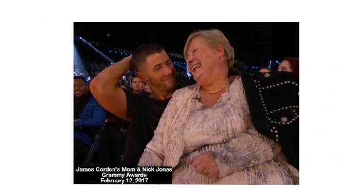 Ibu James Corden, Margaret memilih Nick Jonas untuk menemaninya di Grammy Awards 2017 (Foto: Hollywoodlife.com)