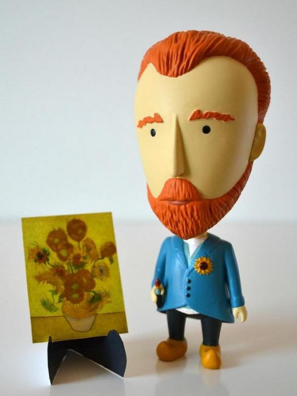 Van Gogh dan lukisannya dalam action figure. (Via: boredpanda.com)