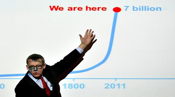 Rosling memaparkan kesehatan global dengan gambar. (Foto: The Local)