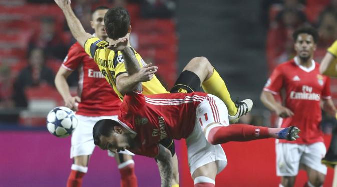 Borussia Dortmund harus mengejar defisit satu gol dari Benfica untuk bisa melanjutkan perjalanan di Liga Champions 2016-17. (AP/Armando Franca)