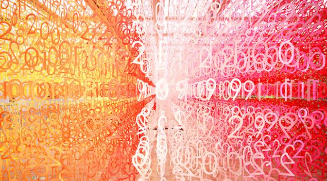Instalasi seni 3 dimensi yang interaktif bertajuk "Forest of Numbers" karya Emmanuelle Moureaux di National Art Center of Tokyo. Sumber: mymodernmet.com.