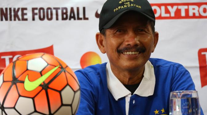 Pelatih Persib Bandung Djadjang Nurdjaman. (Liputan6.com/Kukuh Saokani)