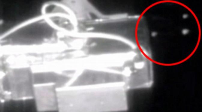 NASA dituduh telah menutupi penampakan alien setelah sebuah video yang disiarkannya secara langsung tiba-tiba dihentikan. (NASA)