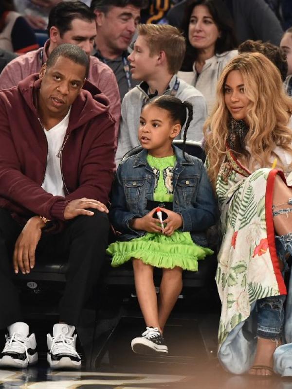 Beyonce bersama Jay-Z dan Blue Ivy menghadiri NBA All Star Games (19/2/2017). (AFP/Bintang.com)