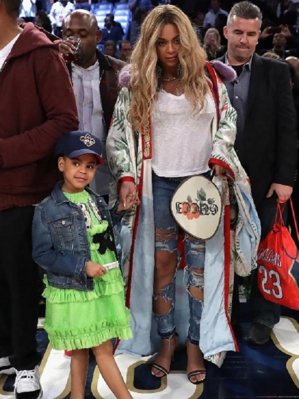 Beyonce bersama putrinya Blue Ivy. (AFP/Bintang.com)