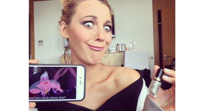 Blake Lively bergaya ala Ursula (Instagram/blakelively)