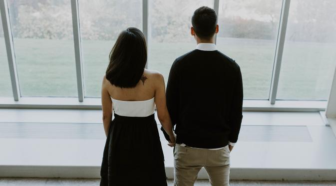 Batas antara perhatian dengan insecure sama pasangan memang kadang sulit terlihat. (Foto: unsplash.com)