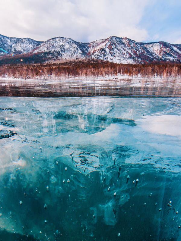 Danau Baikal, Rusia. (hobopeeba/Instagram)