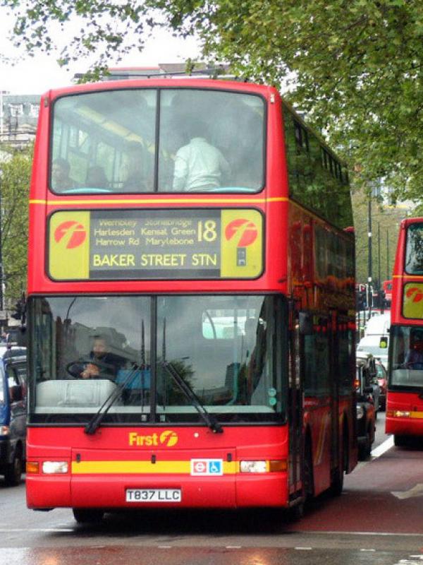 Rute bus no. 18 London, Britania Raya. (londonbusroutes.zenfolio.com)