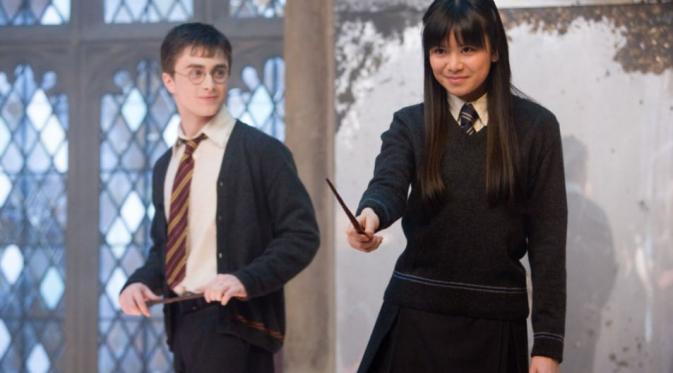 Harry Potter saat menatap wanita yang membuatnya jatuh hati, Cho Chang (Pinterest)