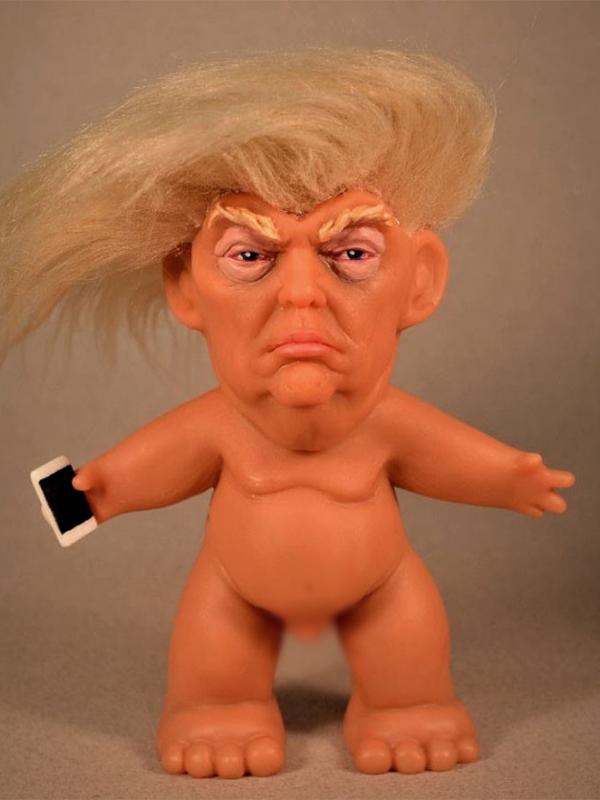 Boneka Donald Trump. (Via: boredpanda.com)