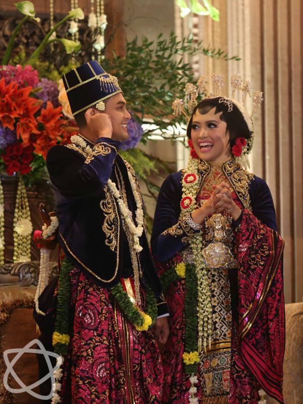 Ridwan Ghani dan Adhitya Putri menikah. (Nurwahyunan/Bintang.com)