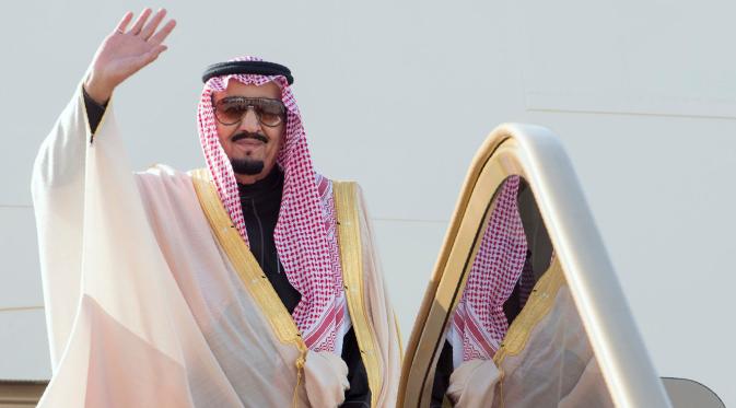 Raja Arab Saudi, Salman bin Abdulaziz saat menghadiri Gulf Cooperation Council di ibukota Bahrain Manama. (AFP Photo/ Stringer)