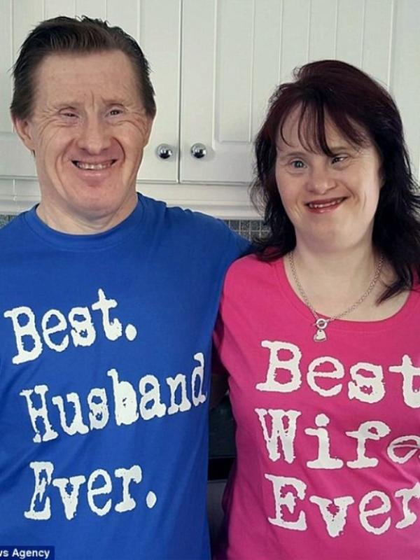 Maryanne dan Tommy, pasangan down syndrome, telah memasuki usia pernikahan ke-22. (Foto: dailymail.co.uk)