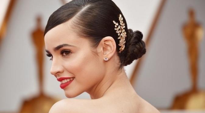 Simak tren aksesori rambut terkini di ajang Oscar 2017