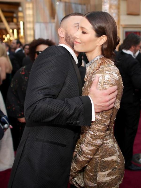 Justin Timberlake dan Jessica Biel tampil mesra dalam gelaran Oscar 2017. (Foto: AFP)