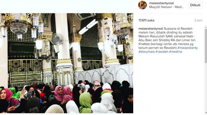 Maia Estianty berdesakan untuk masuk ke Raudhah (Foto: Instagram)