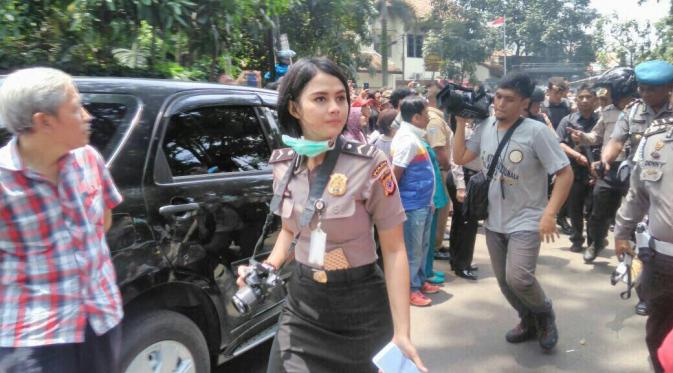 Bripda Ismi Aisyah di tengah penyergapan teroris Bom Bandung (Istimewa)