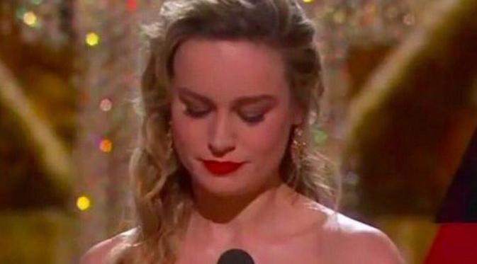 Brie Larson saat membuka amplop Oscar 2017