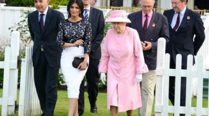Gaya Lady Like Putri Ameera Al Taweel bersama Ratu Elizabeth 