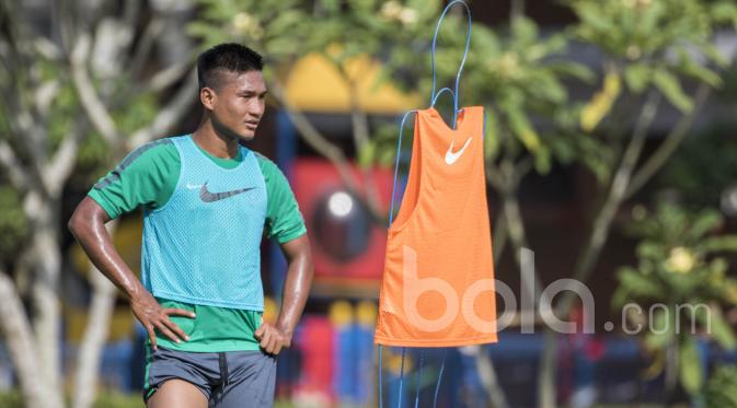 Striker Persela, Ahmad Nur Hardianto, saat mengikuti seleksi Timnas Indonesia U-22 di Lapangan SPH Karawaci, Banten, Rabu (1/3/2017). (Bola.com/Vitalis Yogi Trisna)