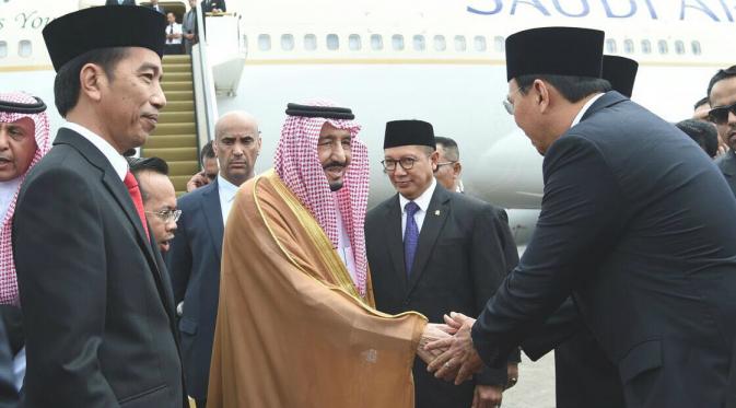 Raja Salman saat bersalaman dengan Gubernur DKI Jakarta Ahok. (Istimewa)