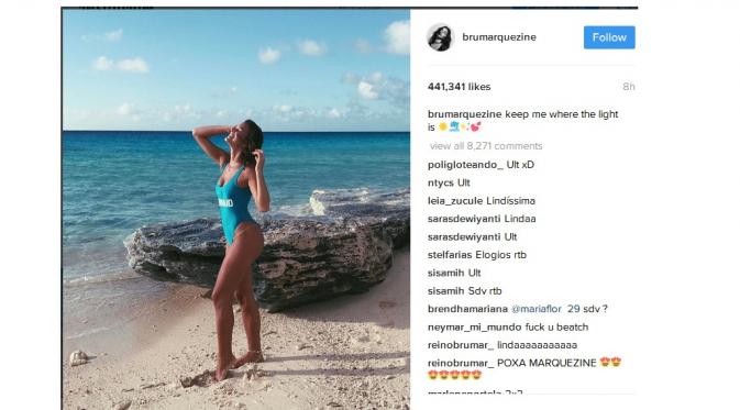 Kekasih striker Barcelona, Neymar, Bruna Marquezine, memamerkan foto seksi terbarunya di media sosial. (Instagram)