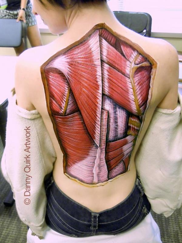 Body painting bikin ngilu. (Via: boredpanda.com)