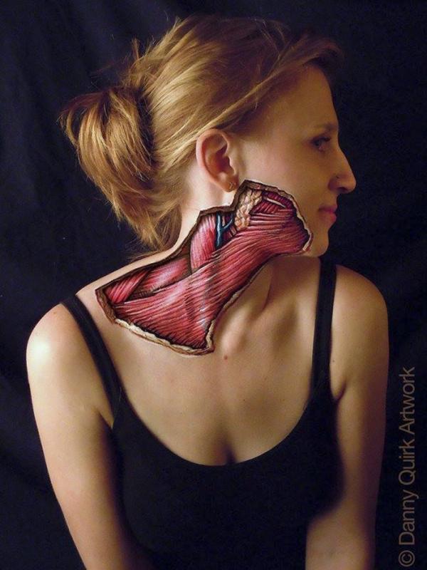 Body painting bikin ngilu. (Via: boredpanda.com)