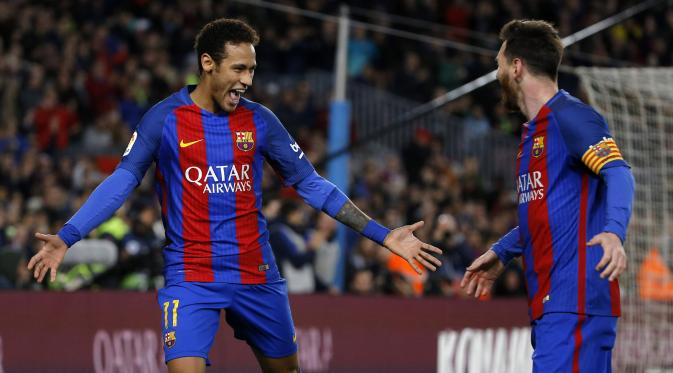 Selebrasi pemain Barcelona, Neymar (kiri) dan Lionel Messi setelah membobol gawang Celta Vigo apada lanjutan La Liga Spanyol di Camp Nou, Barcelona, (4/3/2017).  Barcelona 5-0. (AP/Francisco Seco)