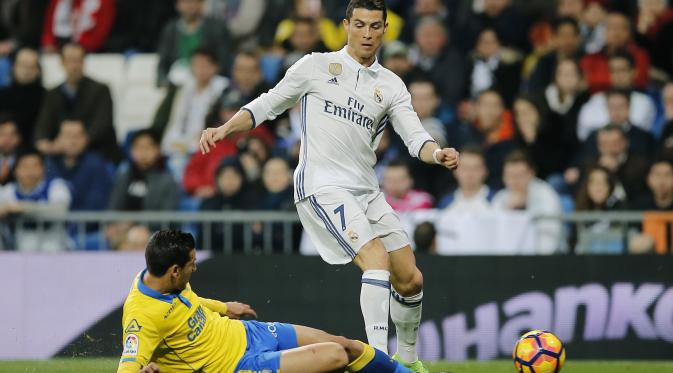 Cristiano Ronaldo kembali ditunggu gol-golnya di Liga Champions. (AP Photo/Paul White)