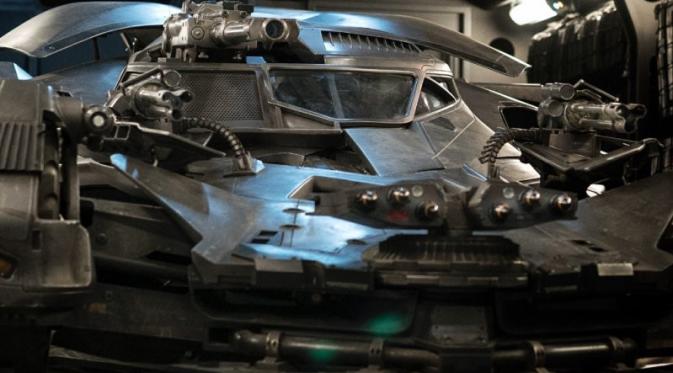 Batmobile, kendaraan milik Batman di Justice League. (Twitter)