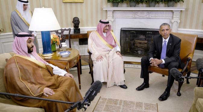 Putra Mahkota Arab Saudi Pangeran Muhammad bin Nayef bertemu Presiden Barack Obama di Gedung Putih. (zimbio.com)