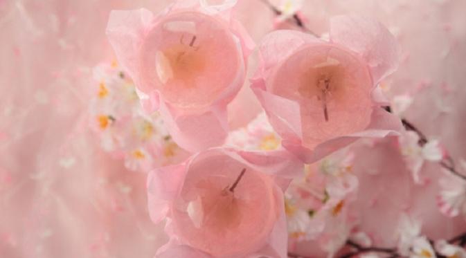 Keindahan bunga sakura tersimpan mains dalam agar-agar transparan yang spesial (foto : en.rocketnews.com)