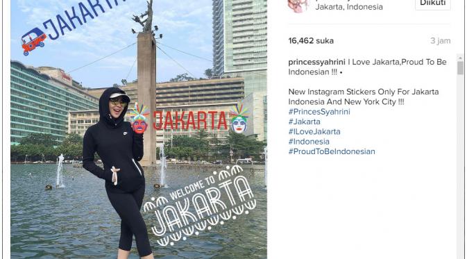 Syahrini berpose di Bundaran HI (Foto: Instagram)