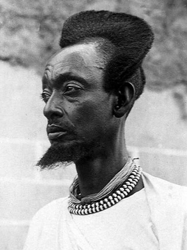 Gaya rambut tradisional orang Rwandan, Afrika Timur. (Via: boredpanda.com)