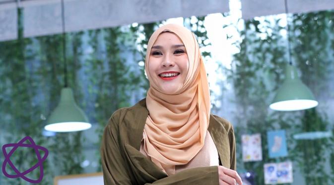 Zaskia Mecca kini lebih nyaman dagang daripada syuting.. (Adrian Putra/Bintang.com)