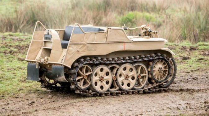 The Kettenkrad menjadi kendaraan perang yang mampu dipacu dengan kecepatan 80 km/jam. 