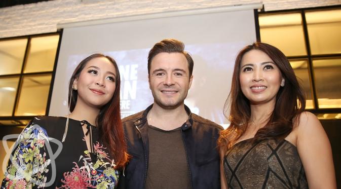 Ternyata di konsernya kali Ini Shane dapat kesempatan akan berduet dengan Gloria Jessica, finalis The Voice. "Duet saya bersama Gloria Jessica akan sangat bagus," tandas Shane. (Bambang E. Ros/Bintang.com)