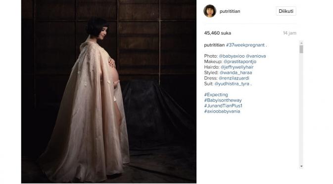 Putri Titian tampil seksi dengan memerlihatkan perut besarnya (Foto: Instagram)